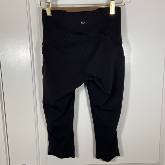 Lululemon Train Times Crop - Picture 3 of 10